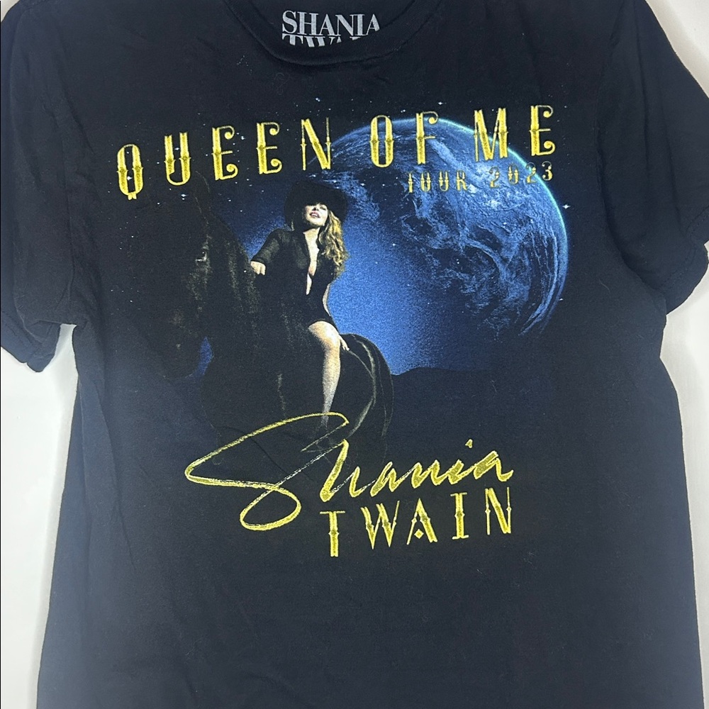 Shania Twain Queen of Me 2023 Tour Graphic Tshirt - Picture 3 of 6